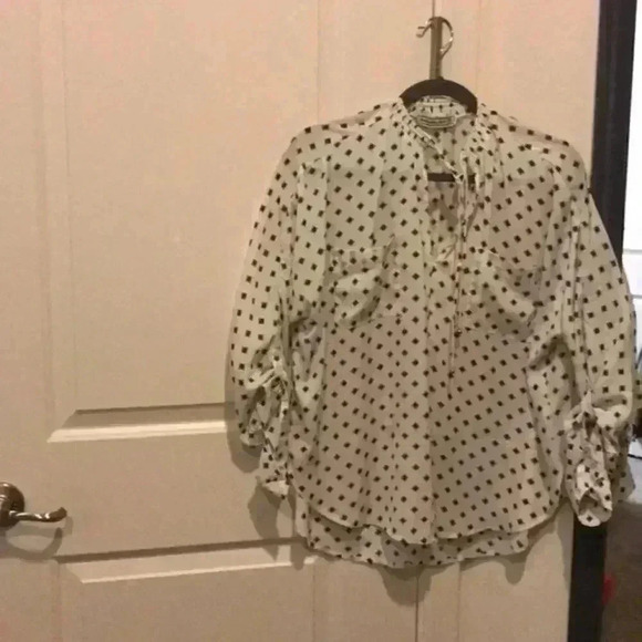 Abercrombie Pattern Tie Front Blouse Medium - Picture 3 of 5